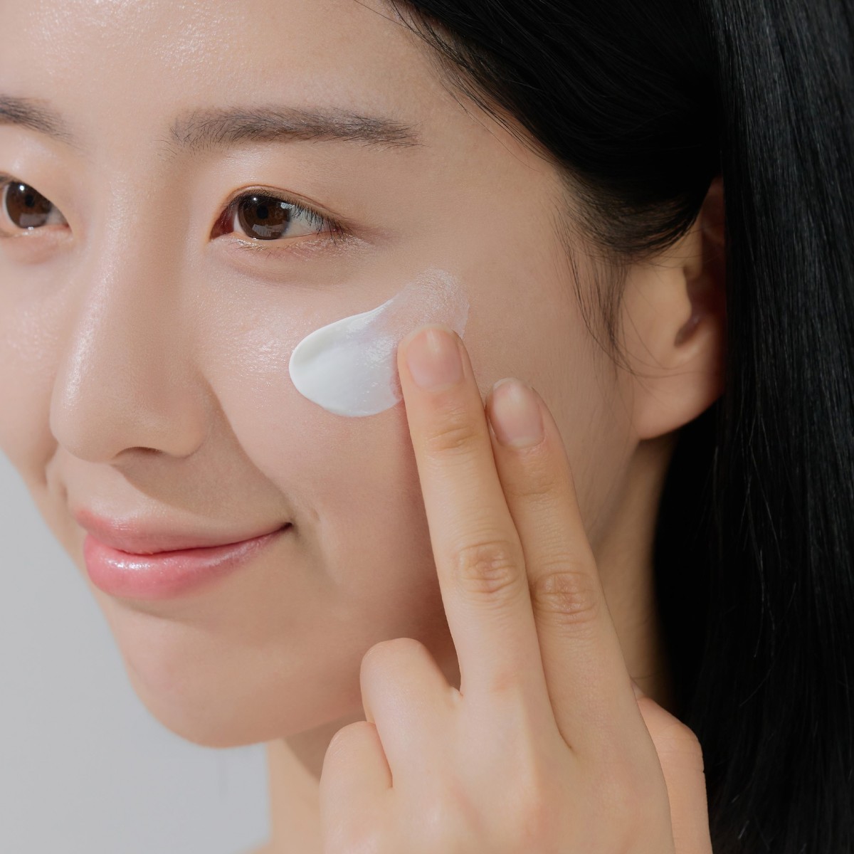 Centella Air-Fit Light Sunscreen · SKIN1004 | MiiN Cosmetics