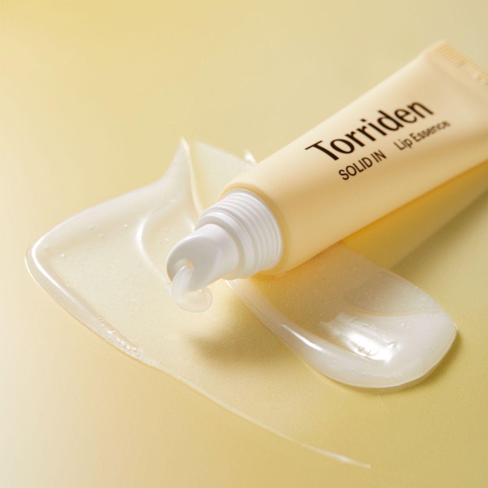 Bálsamo labial SOLID IN Lip Essence · Torriden | MiiN Cosmetics