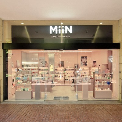 MiiN Cosmetics Barcelona - Maquinista